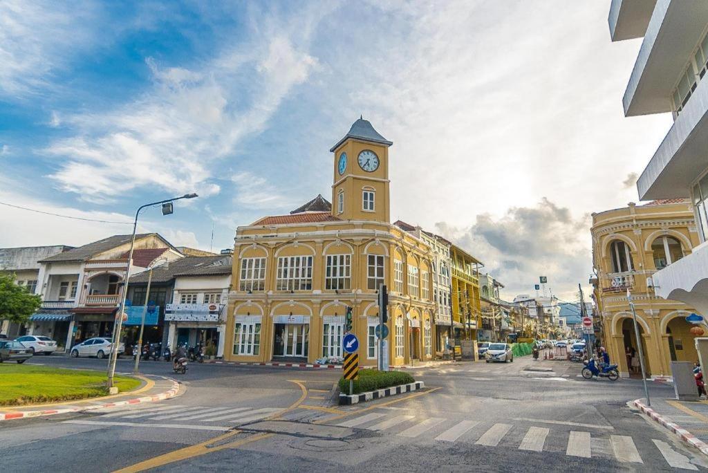 บีทู ภูเก็ต พรีเมียร์ โฮเทล Hotel Phuket ภายนอก รูปภาพ