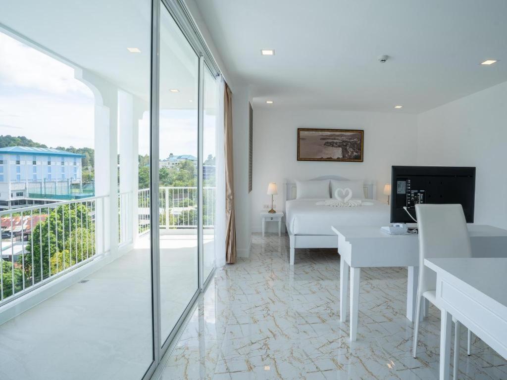 บีทู ภูเก็ต พรีเมียร์ โฮเทล Hotel Phuket ภายนอก รูปภาพ