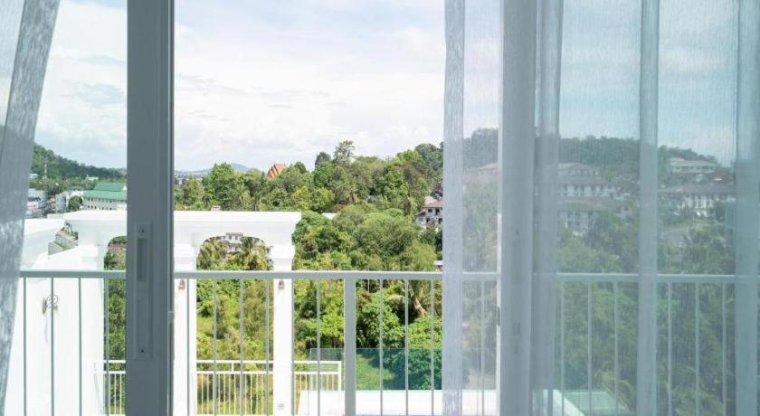 บีทู ภูเก็ต พรีเมียร์ โฮเทล Hotel Phuket ภายนอก รูปภาพ