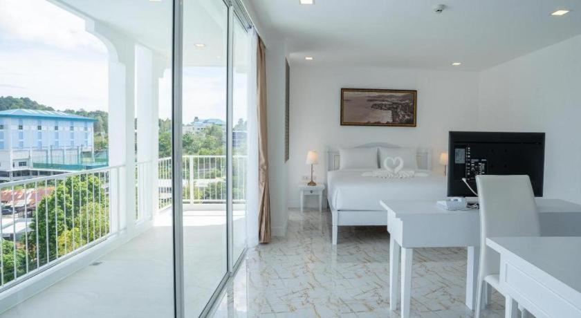 บีทู ภูเก็ต พรีเมียร์ โฮเทล Hotel Phuket ภายนอก รูปภาพ