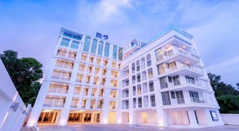 บีทู ภูเก็ต พรีเมียร์ โฮเทล Hotel Phuket ภายนอก รูปภาพ