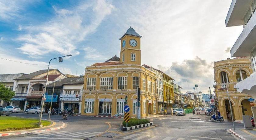 บีทู ภูเก็ต พรีเมียร์ โฮเทล Hotel Phuket ภายนอก รูปภาพ