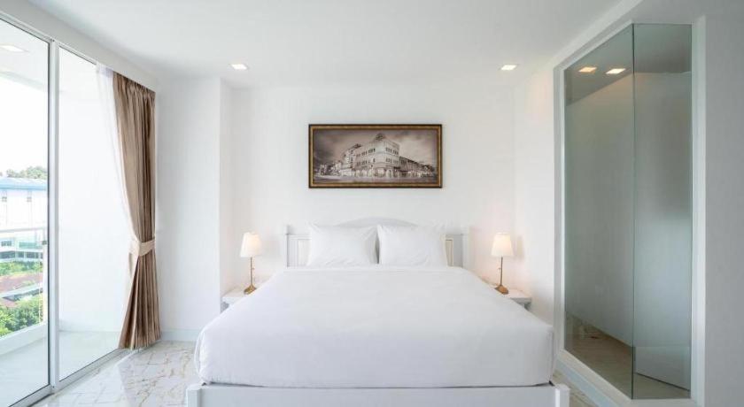 บีทู ภูเก็ต พรีเมียร์ โฮเทล Hotel Phuket ภายนอก รูปภาพ