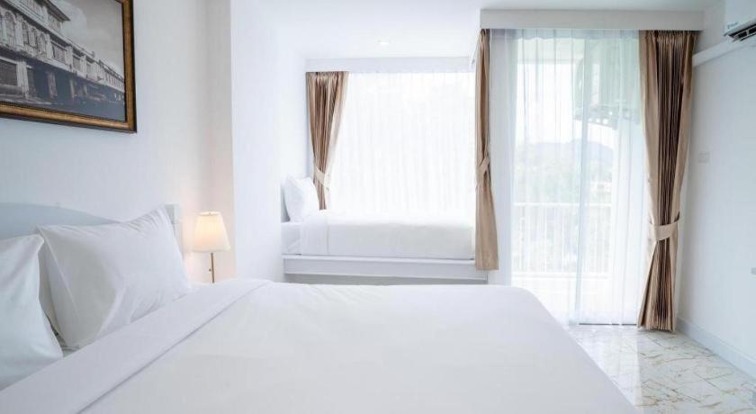 บีทู ภูเก็ต พรีเมียร์ โฮเทล Hotel Phuket ภายนอก รูปภาพ
